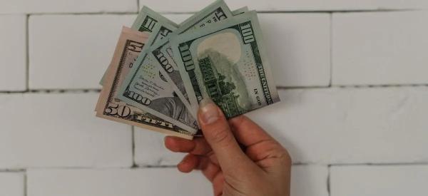 Решение Минфина обвалит рубль: когда курс доллара приблизится к 100?