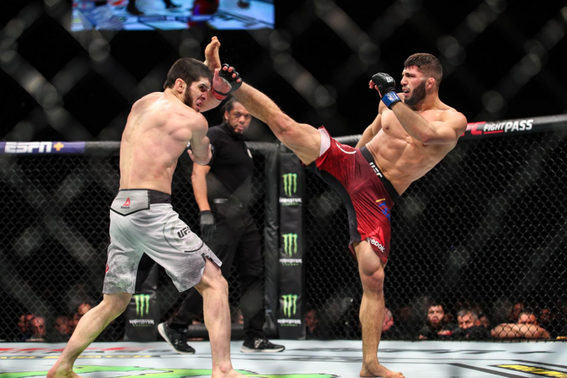 Что важно знать о чемпионском бое Махачева — Царукяна на UFC
