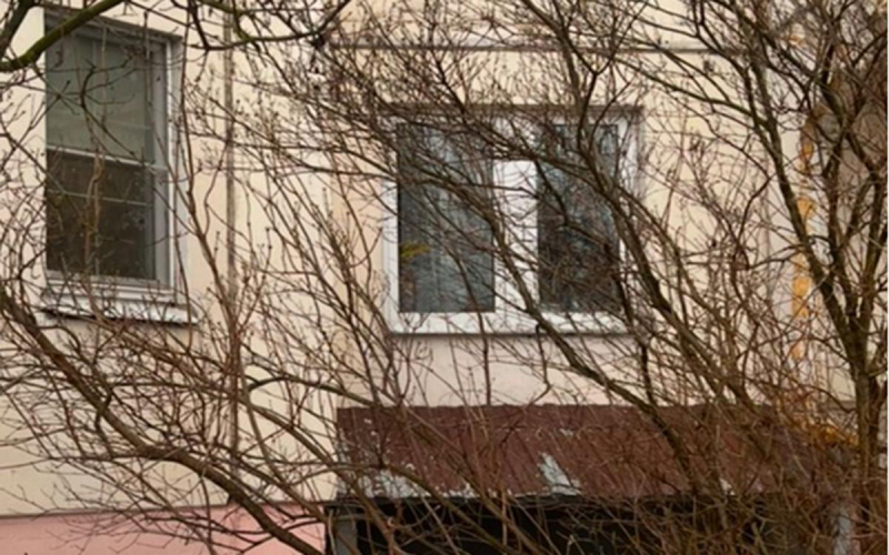 Столичные власти обязали москвича демонтировать балкон-самострой