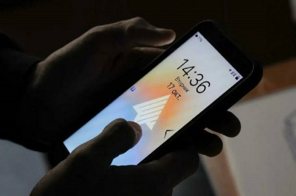 М.Видео-Эльдорадо: продаж смартфонов с eSim выросли на 33% в 2024 году