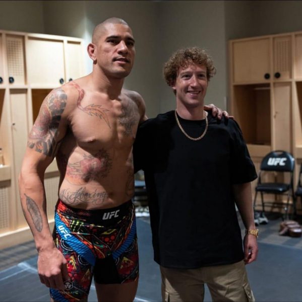 Станет ли россиянин впервые чемпионом UFC в полутяжелом весе. Онлайн боя