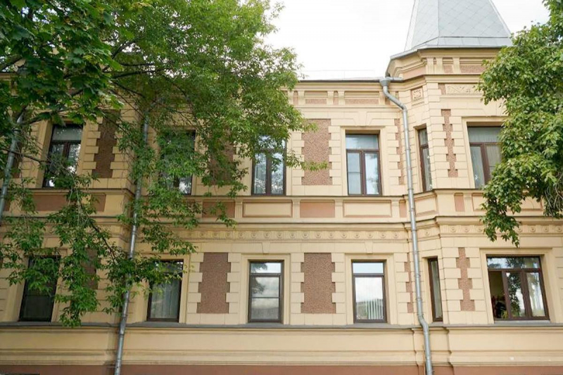 В Москве отреставрируют дом с башенками в стиле французского