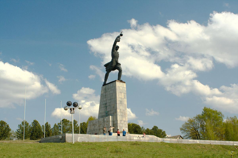 12 главных памятников Великой Отечественной