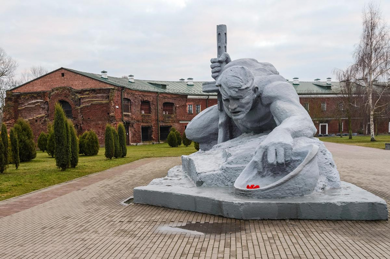 12 главных памятников Великой Отечественной