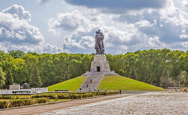 12 главных памятников Великой Отечественной