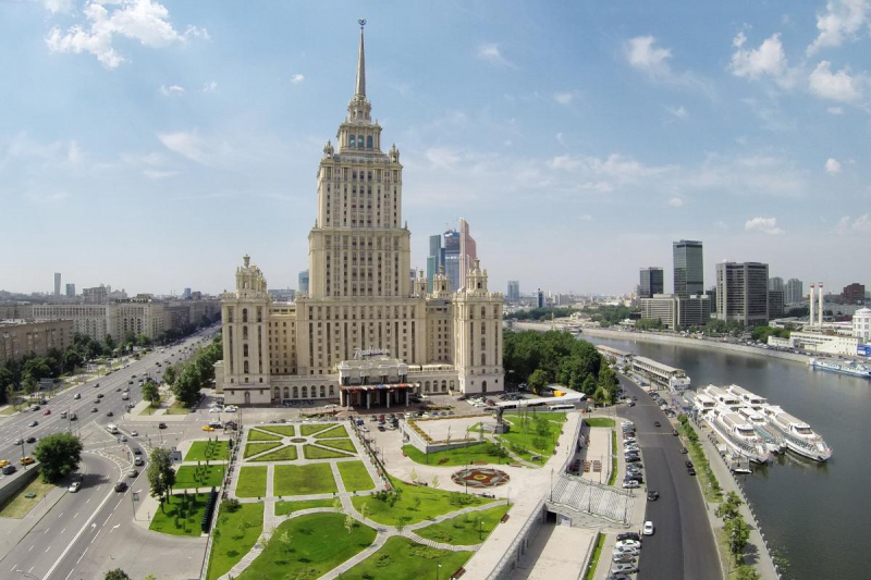 Как отстраивали города после Победы и сколько стоит это жилье в 2025
