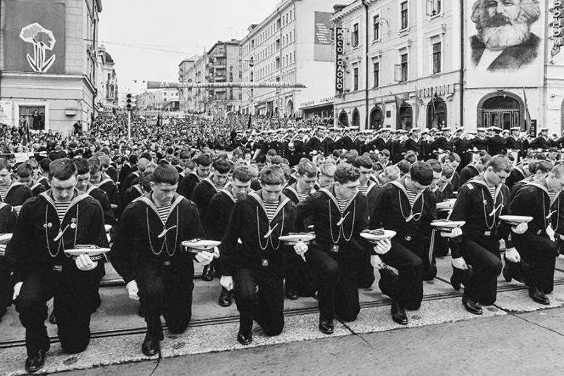От семейных встреч до «Бессмертного полка»: 80 лет празднования 9 мая