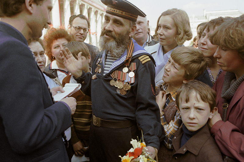 От семейных встреч до «Бессмертного полка»: 80 лет празднования 9 мая