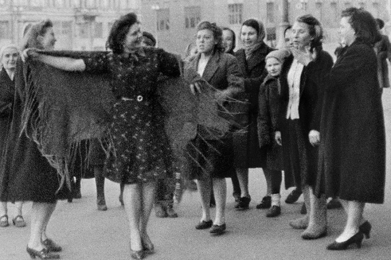 От семейных встреч до «Бессмертного полка»: 80 лет празднования 9 мая