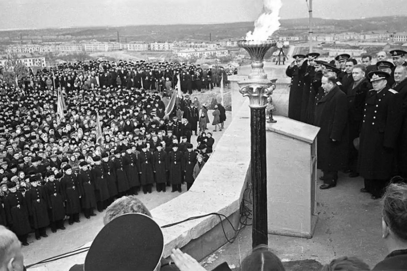 От семейных встреч до «Бессмертного полка»: 80 лет празднования 9 мая