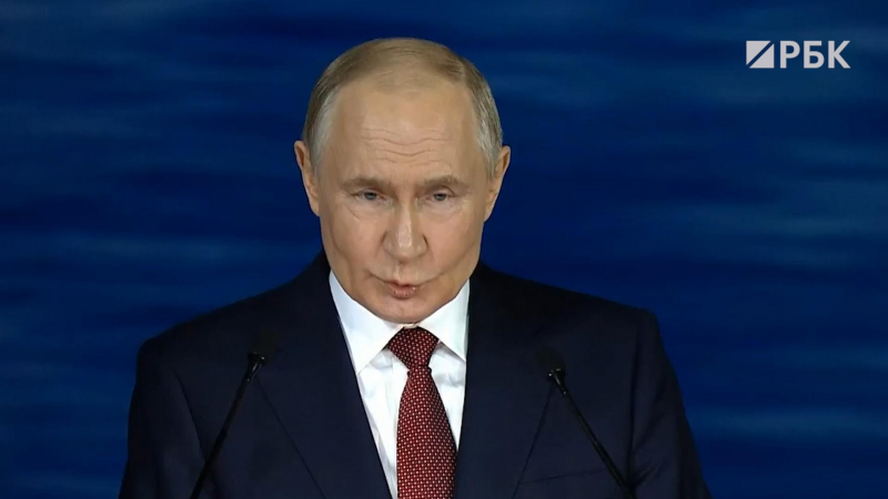 «Мы хотим стать сильнее». Главные заявления Путина на пленарке ПМЭФ-2025