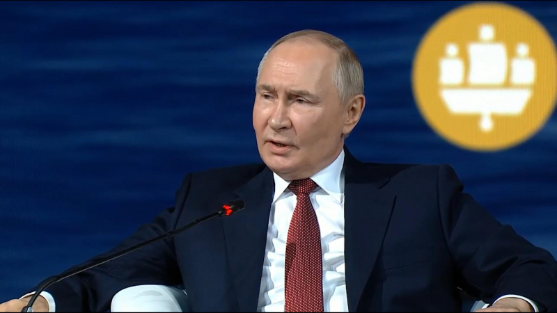 «Мы хотим стать сильнее». Главные заявления Путина на пленарке ПМЭФ-2025