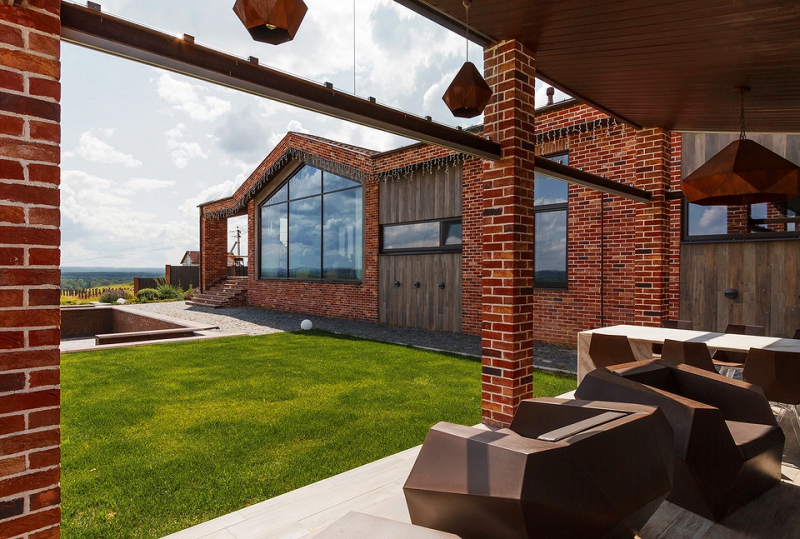 Дизайн фасада частного дома: обзор подходящих материалов и критерии выбора (45 фото)