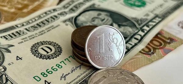 Рубль вошел в тройку валют, сильнее всего упавших к доллару в сентябре Рубль вошел в тройку валют, сильнее всего упавших к доллару в сентябре