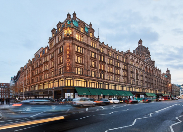 Руководство Harrods подало иск в отношении наследников Мухаммеда Аль-Файеда для привлечения их к помощи жертвам насилия миллиардера